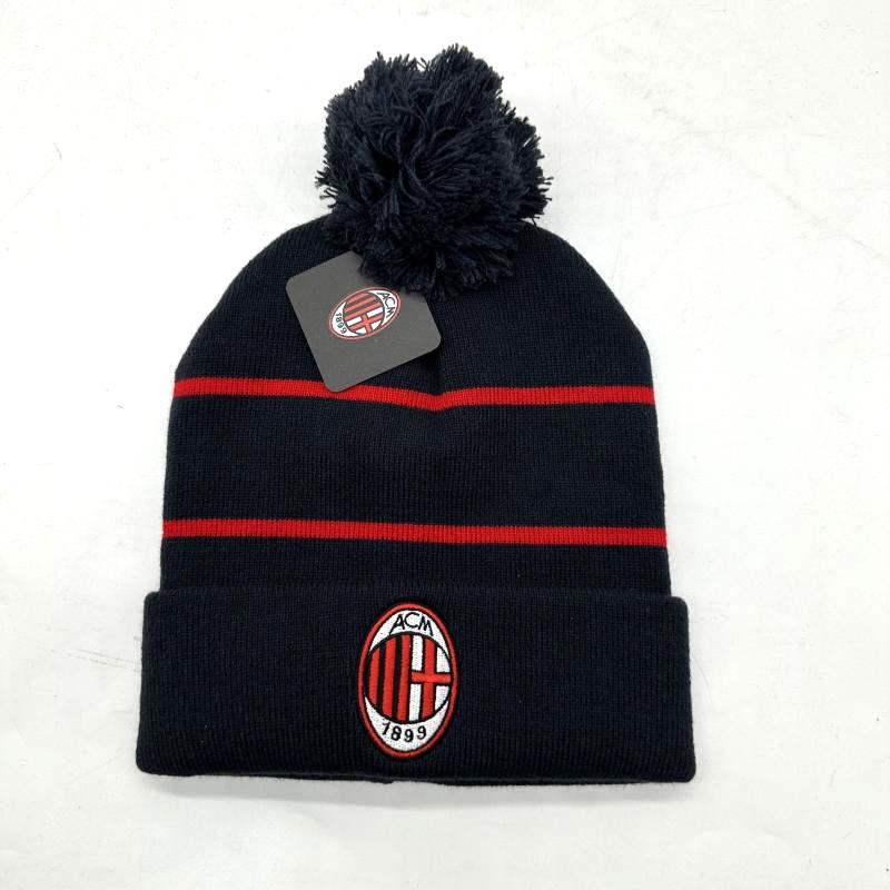 Paris Chelsea Arsenal Real Madrid Juventus Strickmütze mit Bommel - Gesticktes Ball-Logo, Quasten und Winterwärme für Fans