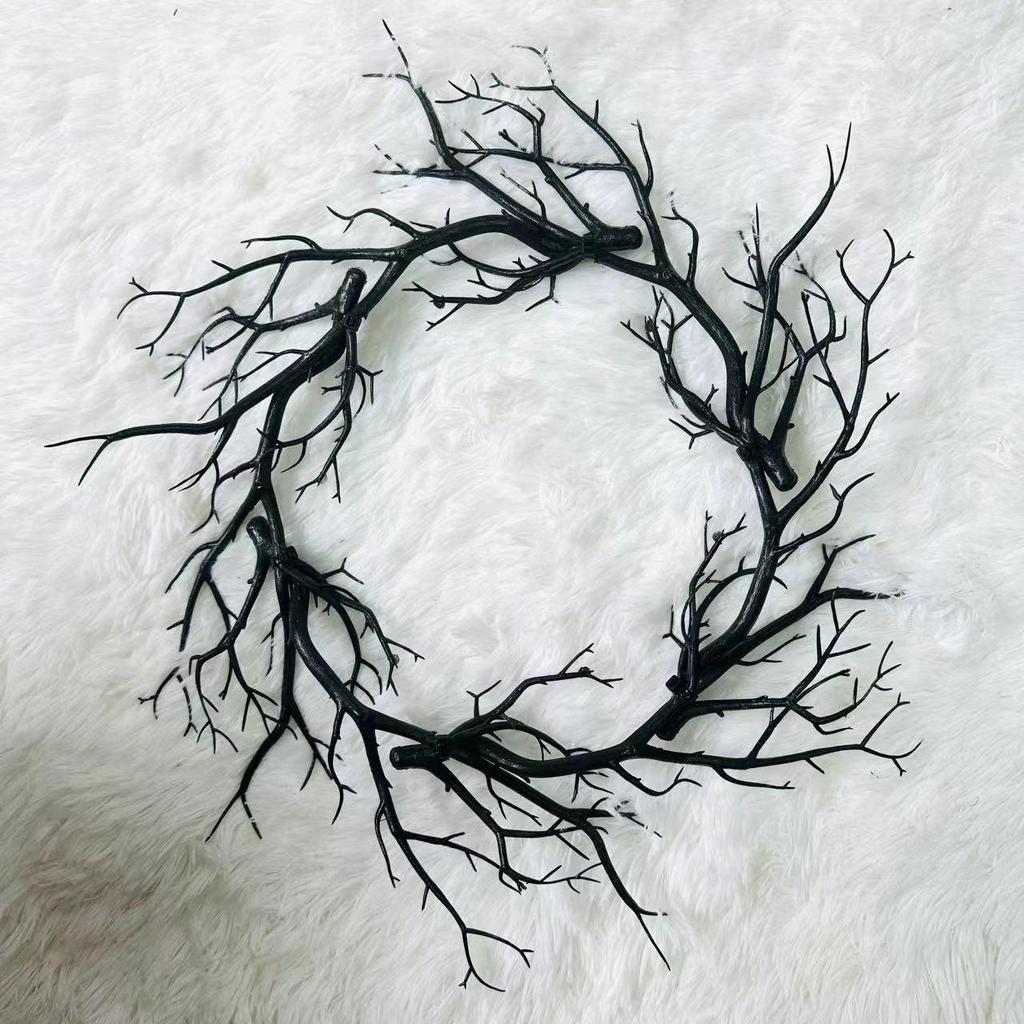 Halloween Indoor Décor: Black Withered Branches Wreath