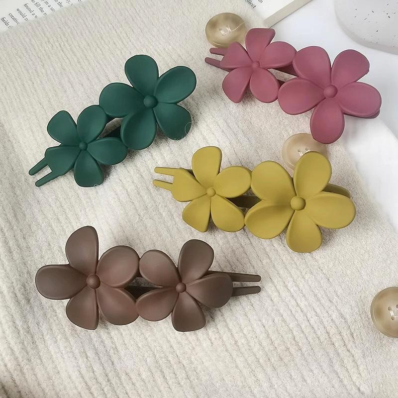 Korean Style Floral Hair Clip for Women - Versatile Duckbill Bun Accessory