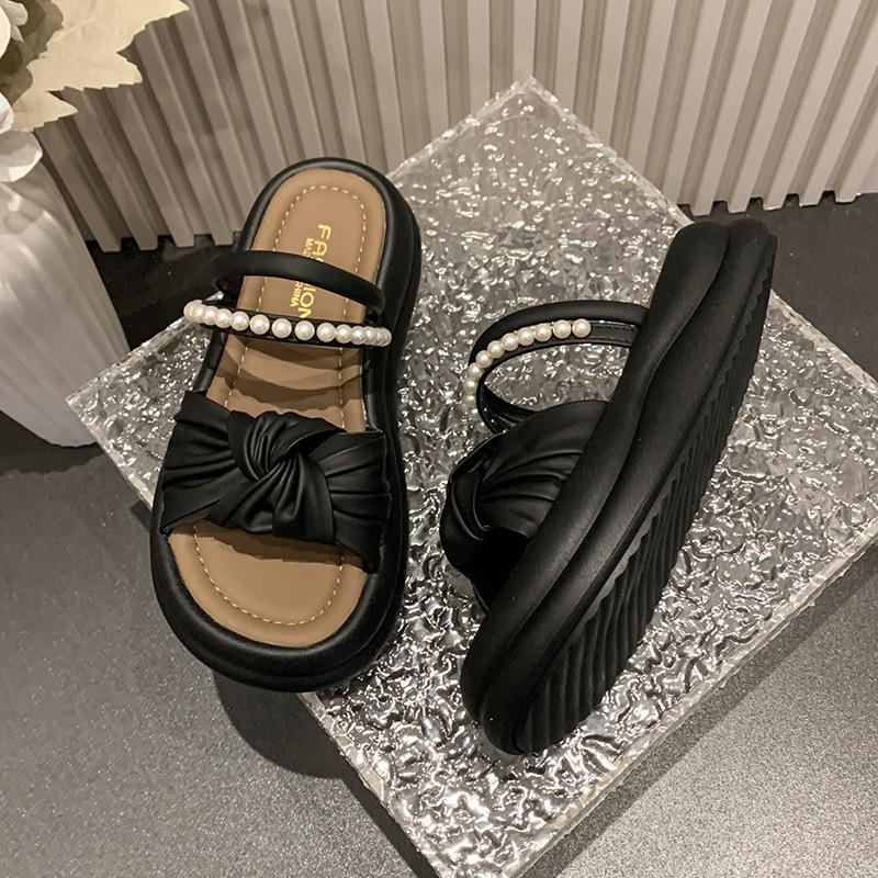 

Thick-bottomed cool slippers for women s outer wear 2025 summer new fashion pearl muffin cool slippers for women 40 чёрный