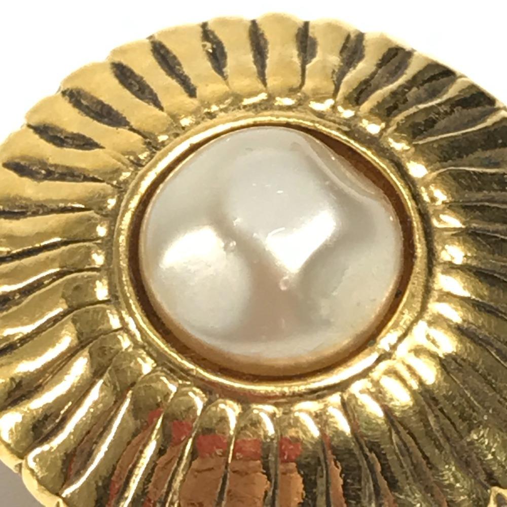 CHANEL vintage Faux pearl Accessory Jewelry Earrings Metal Gold