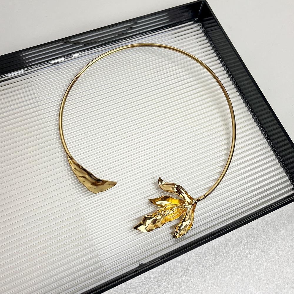 Gold and Silver Maple Leaf Choker Necklace Irregular Exaggerated Choker  for Women