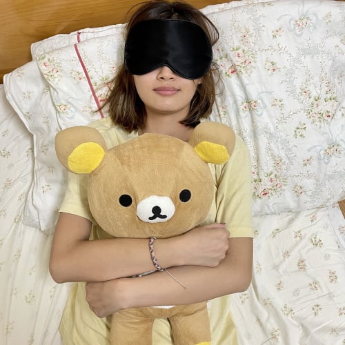 Light-blocking, Silk-textured Eye Mask for a Restful Nap, Relieving Eye Fatigue and Fatigue, with a Pressure-free, Adjustable Length, Washable, and Co
