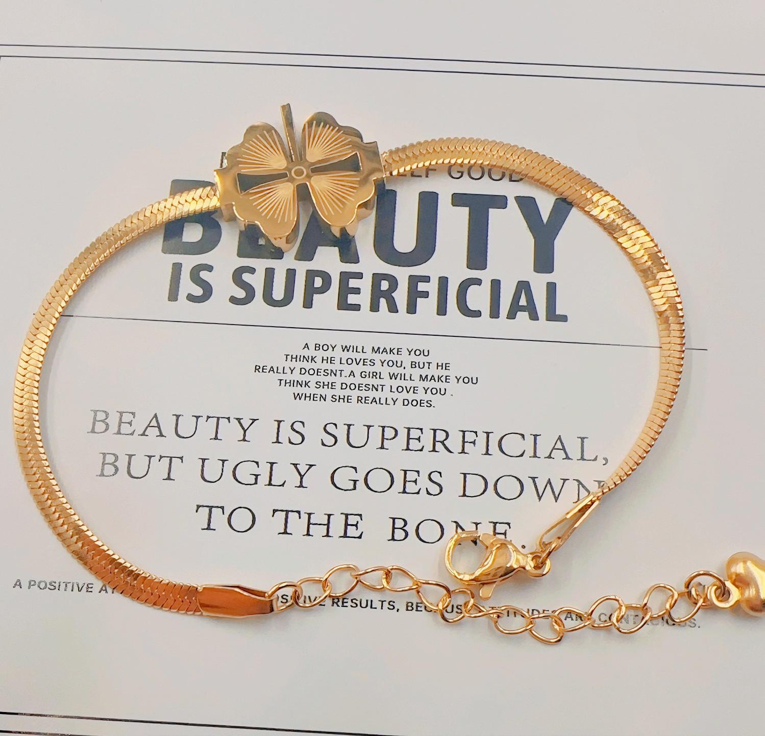 

Легкое роскошное высококачественное ожерелье с четырьмя листочками, новый трендовый интернет-стиль знаменитостей, невыцветающая цепочка на ключицу из титановой стали