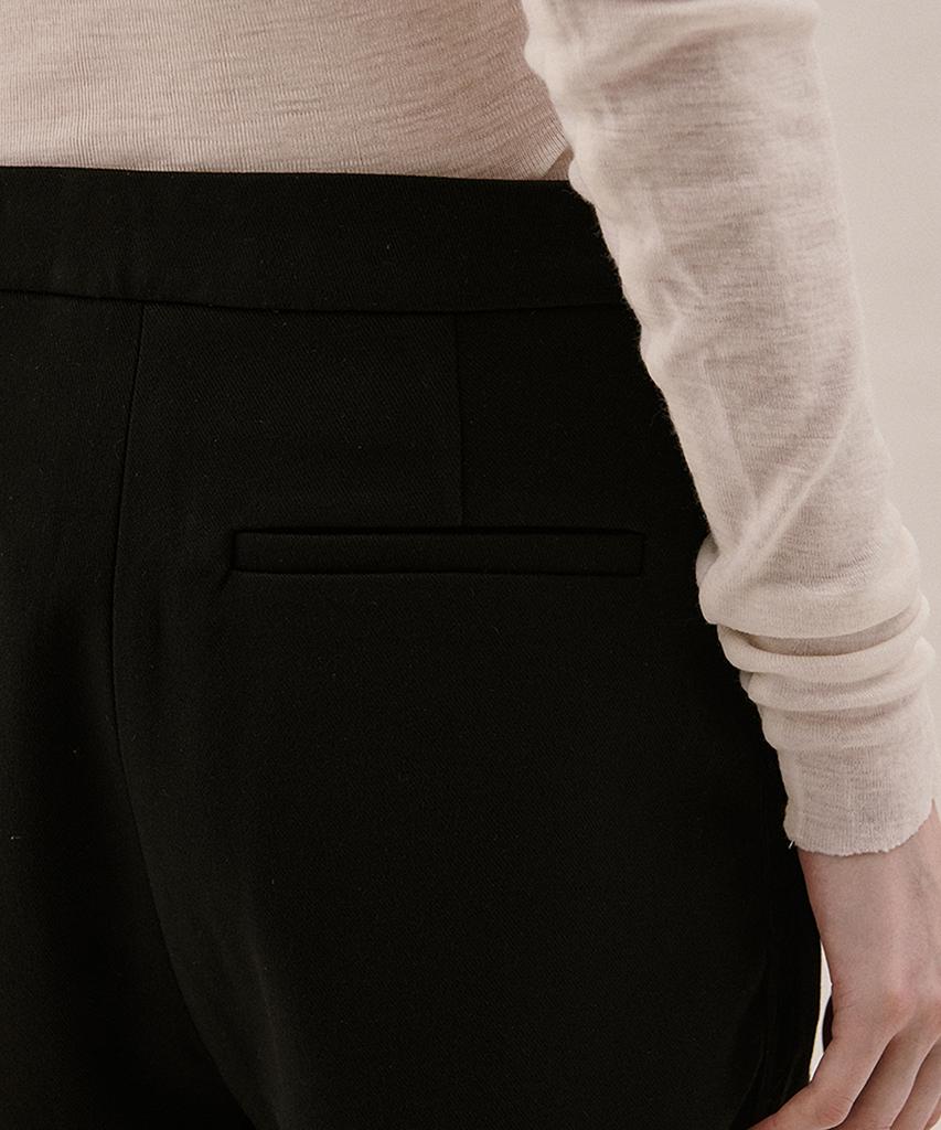 Awi Slim Fit Bermuda Pants_Black