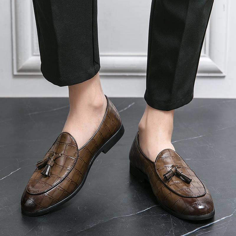 Fashion Casual men's loafers Classic luxury designer style Party or Daily office Black Brown Daily versatile adult leather shoes