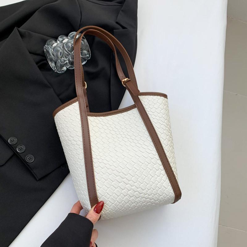 Stylish Retro Single Shoulder Bucket Bag Spacious Designer Handheld Tote For Women