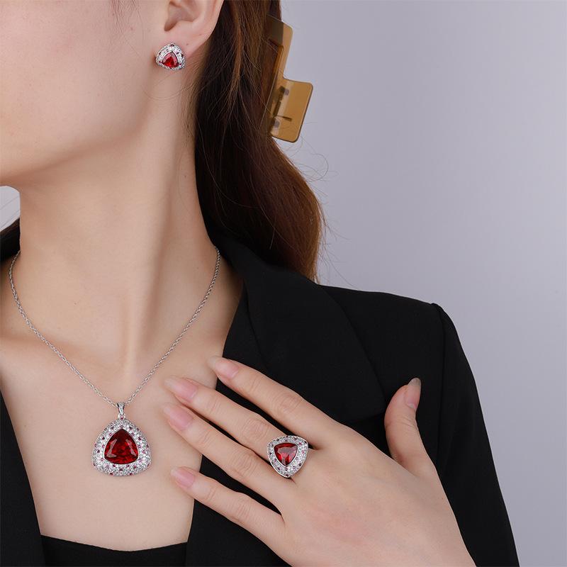 Jewelry Copper Bottom Gold-Plated Retro Simulation Red Corundum Fat Triangle Set Main 17 * 17-12 * 12