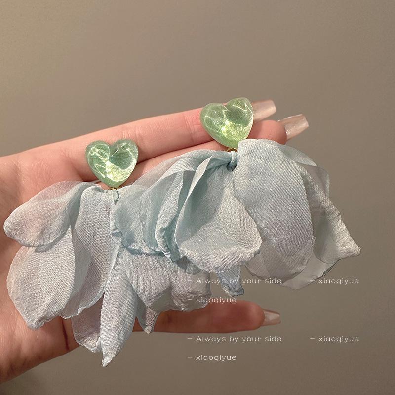 2025 White Chiffon Flower High-End Fairy Stud Earrings for Big Round Faces