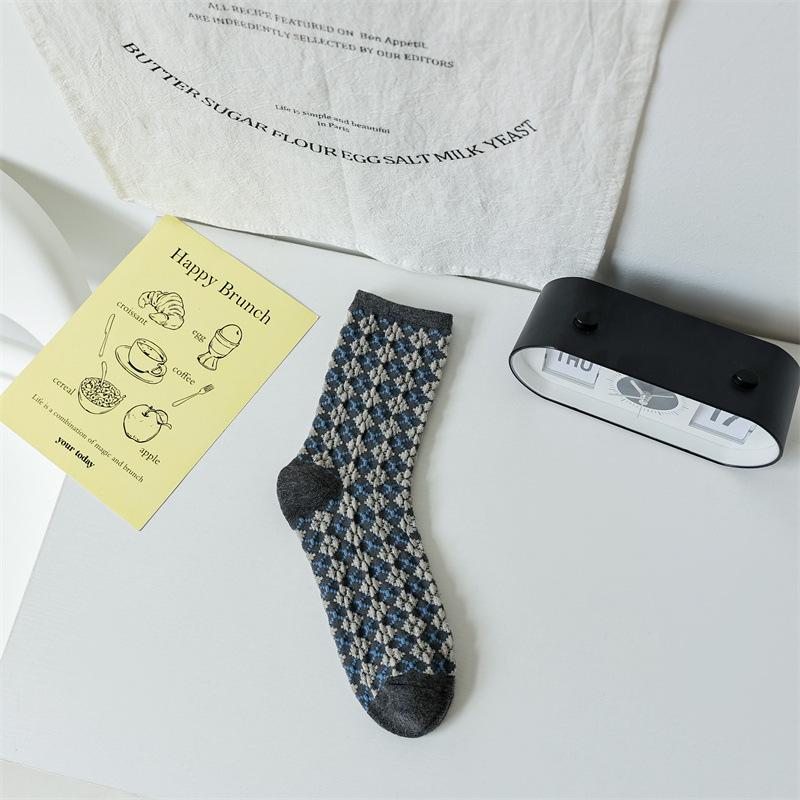 Socks Women'S Retro College Style Women'S Socks Autumn And Winter British Rhombus Cotton Socks Japanese Versatile Medium Tube Tide Socks Literary