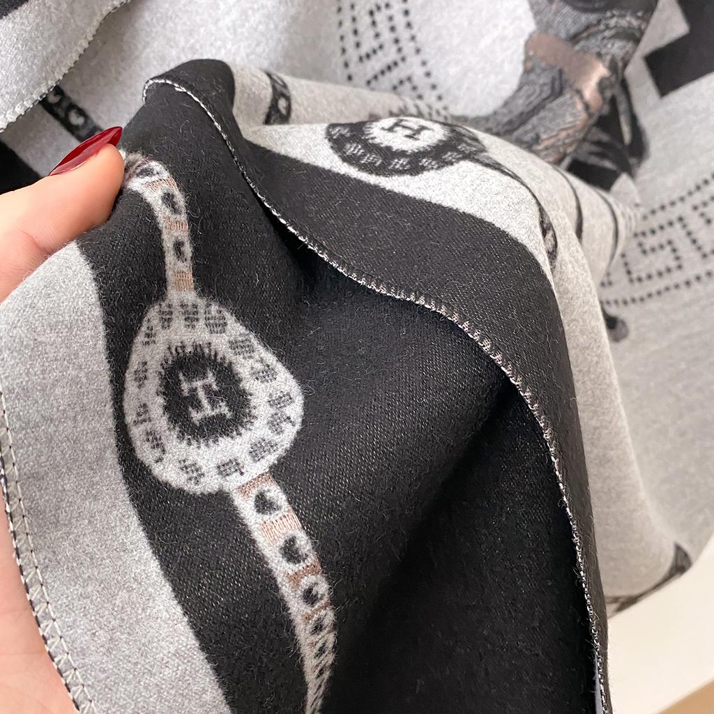 New Fashion Horse Pattern Temperament Scarf Women's Winter Thickened Student Keep Warm Soft Neckerchief Outdoor Windproof Shawl