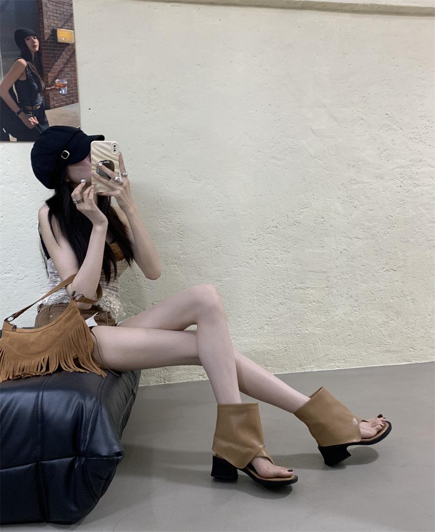 

2025 summer new niche design open-toed pinch thick heel cool boots women s personality herringbone sandals Korean version fashion boots 39 хакі