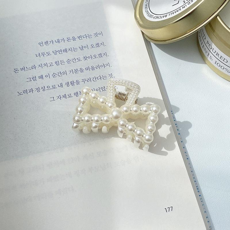 New Fashion Hollow Pearl Hair Claw Clips Simple Non Slip Mini Geometric Bangs Barrettes Hair Jaws for Women Girls Daily
