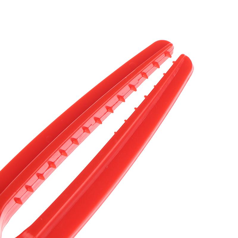 Outdoor Fishing Plastic Clamp Fish Control Non-Slip Sawtooth Controller Lure Fish Hook Clamp Mouth Pliers Lip Grip Tool