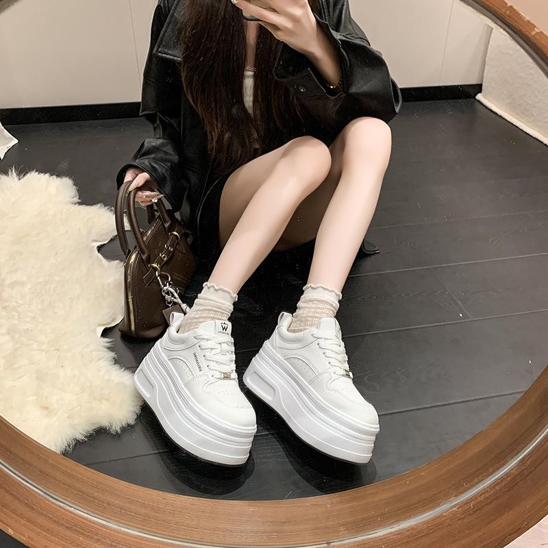 

Cowhide version small thick-soled inner height increase versatile little white shoes women s summer new sports and leisure shoes 40