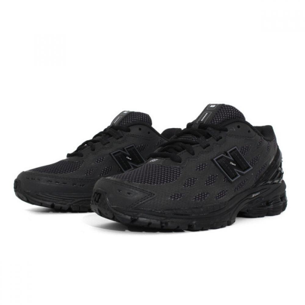 New Balance 1906 Sneakers