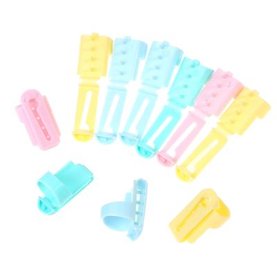 Finger Splitter Sweater Wool Knitting Tool 4 Yarn Guide Thimble Plastic Sewing