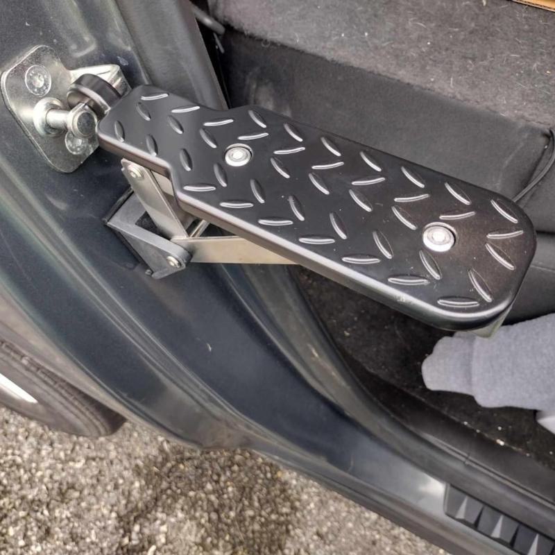 Heavy Duty Metal Door Step for Car Roof Loading 7 Leveling Height Adjustment easy installs Car Door Step for Vehicles