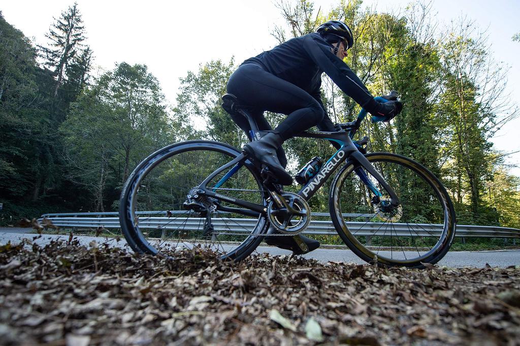 SHIMANO Cyklistické punčochové kalhoty Evolve Light Thermal Bib Tights Black L MY20