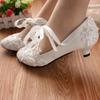 Scarpe da Sposa Bianca con Laccetti e Fiori Design Tacchi a Spillo con Perle Scarpe a Punta Tonda con Plateau Tacchi Alti Scarpe di Lusso per Ballo di Fine Anno Donna
