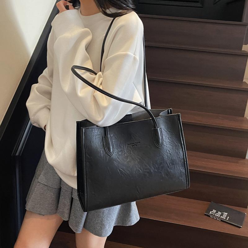Structured Leather Tote Bag with Long Handle Large Capacity Everyday Fashion Shoulder Bag