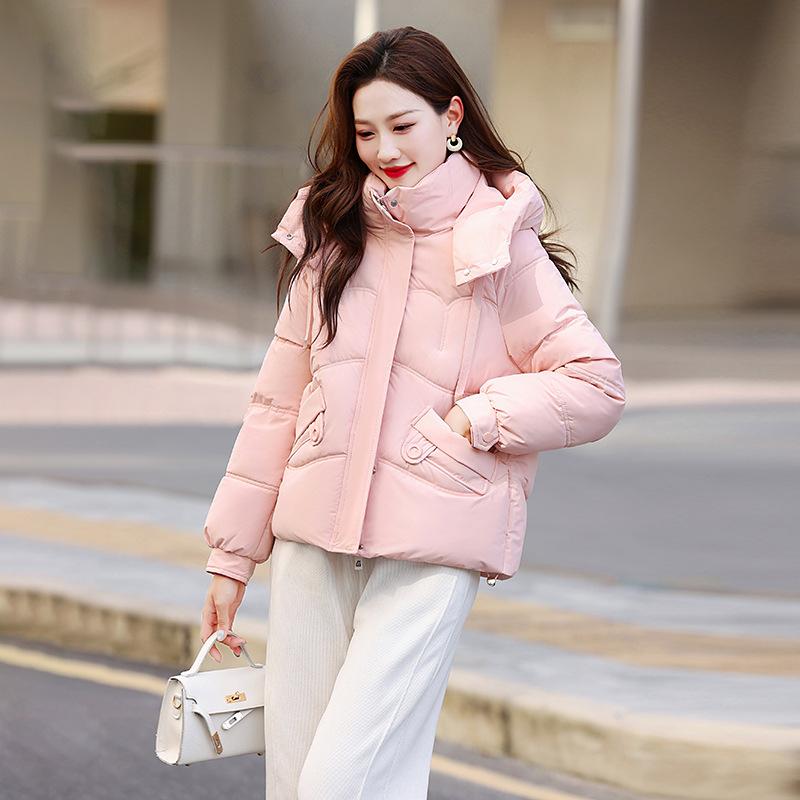 Zimní 2025 bavlněná bunda dámská krátká volná zateplená péřová bavlněná bunda módní zateplená teplá bavlněná bunda s kapucí
