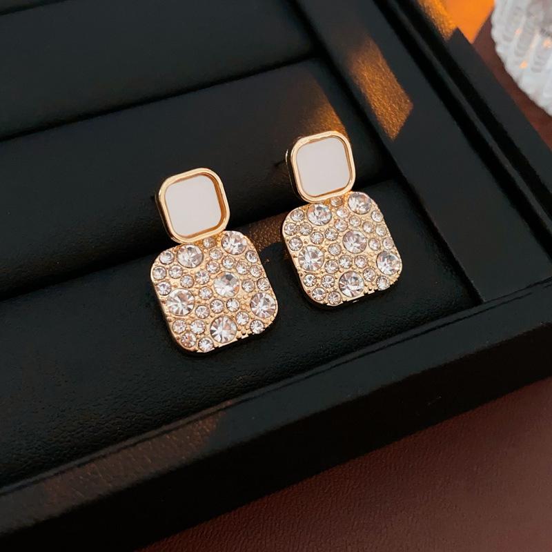 Silver Needle Retro Geometric Resin Earrings: Chinese Style Studs & Dangles