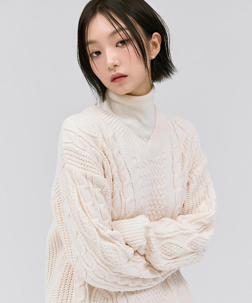 CHASECULT Women'S V-Neck Cable Sweater - Ivory