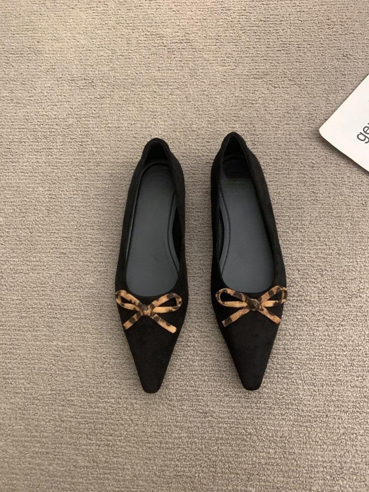 

French flat-bottomed pointed black single shoes women s shoes spring and autumn 2025 new summer bow retro commuter ladyshoes 35 чёрный