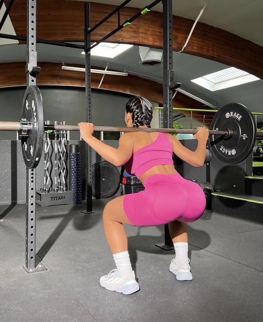 Seamless European and American Yoga Set: Women's Sports Bra & High-Waisted Pants with Long Sleeves