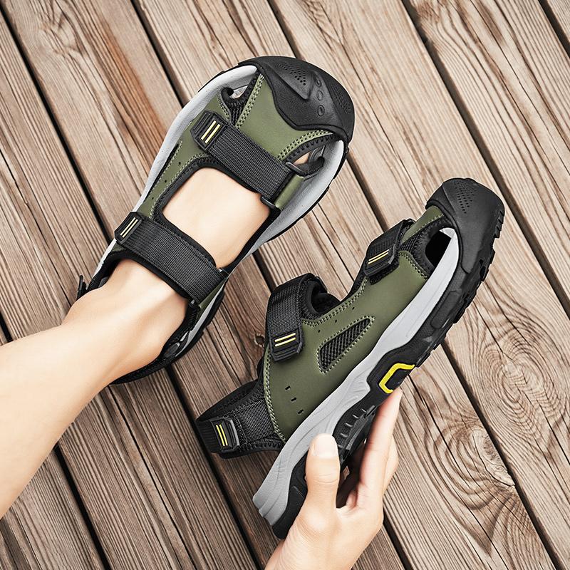 Summer Men’s Sandals Outdoor Sports Anti-collision Men's Shoes Soft Rubber Lightweight Hiking Shoes Flat Black Flip-flops