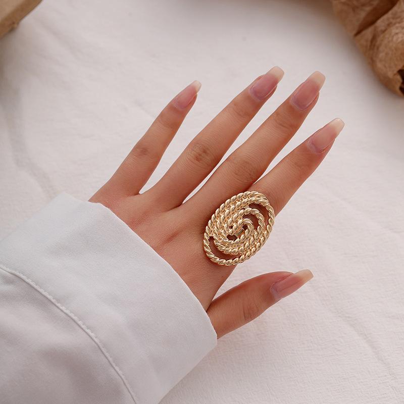 Design Sense Metal Smooth Water Drop Hug Bracelet Trend Spring Bracelet Jewelry