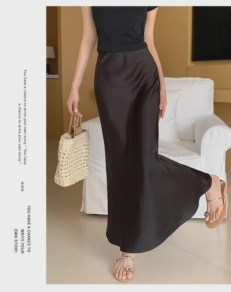 Högmidjekjol i satin med fisksvans – Vår/Sommar 2025 Kollektion