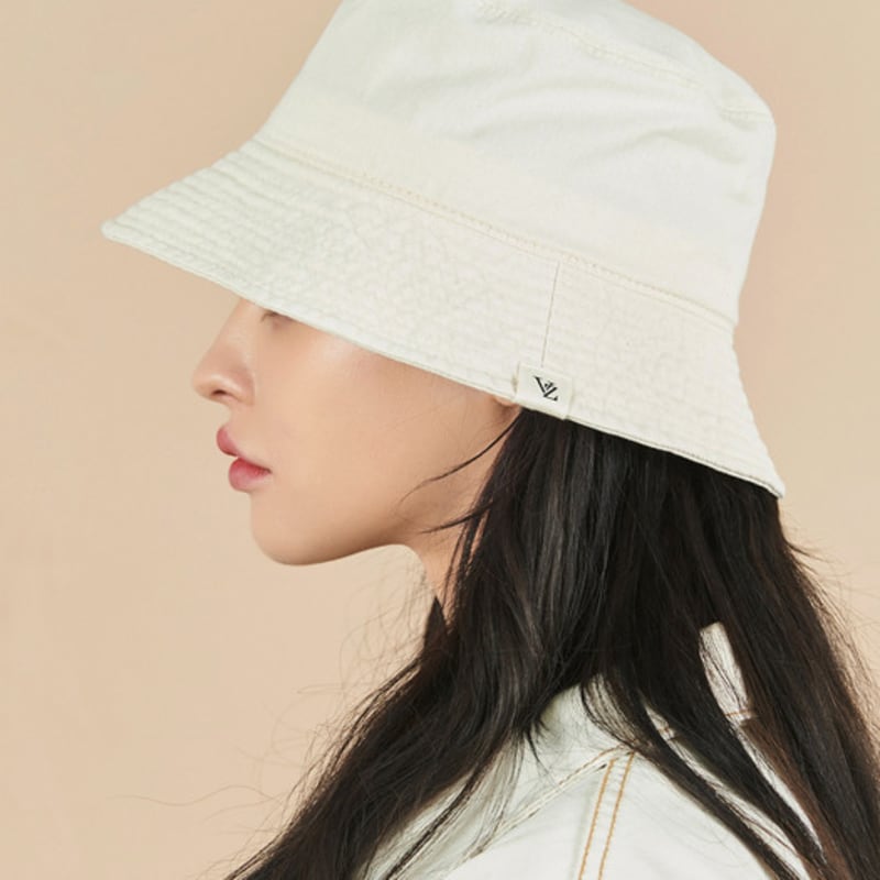 

VARZAR Монограммная этикетка Пигментированная панама белая FREE