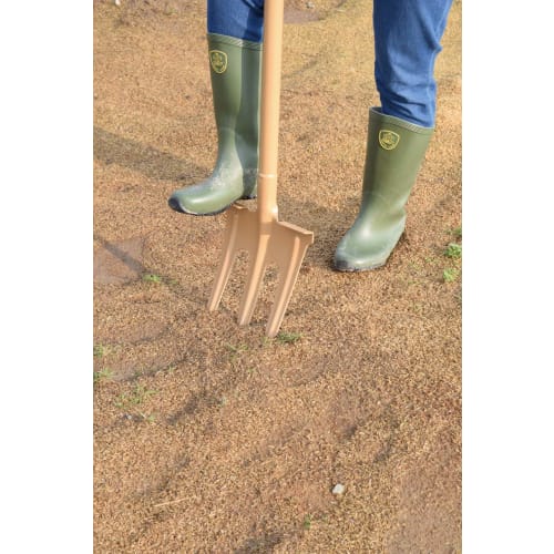 Takagi Pipe Handle Soil Raising Fork 3 Prongs