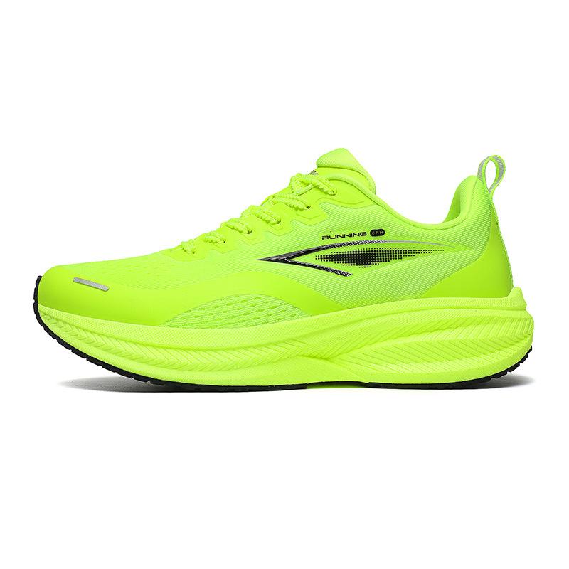 

New ultra-light running shoes, sports shoes, couple models, breathable shock-absorbing soft-soled students, lightweight running shoes, men 44 зелёный