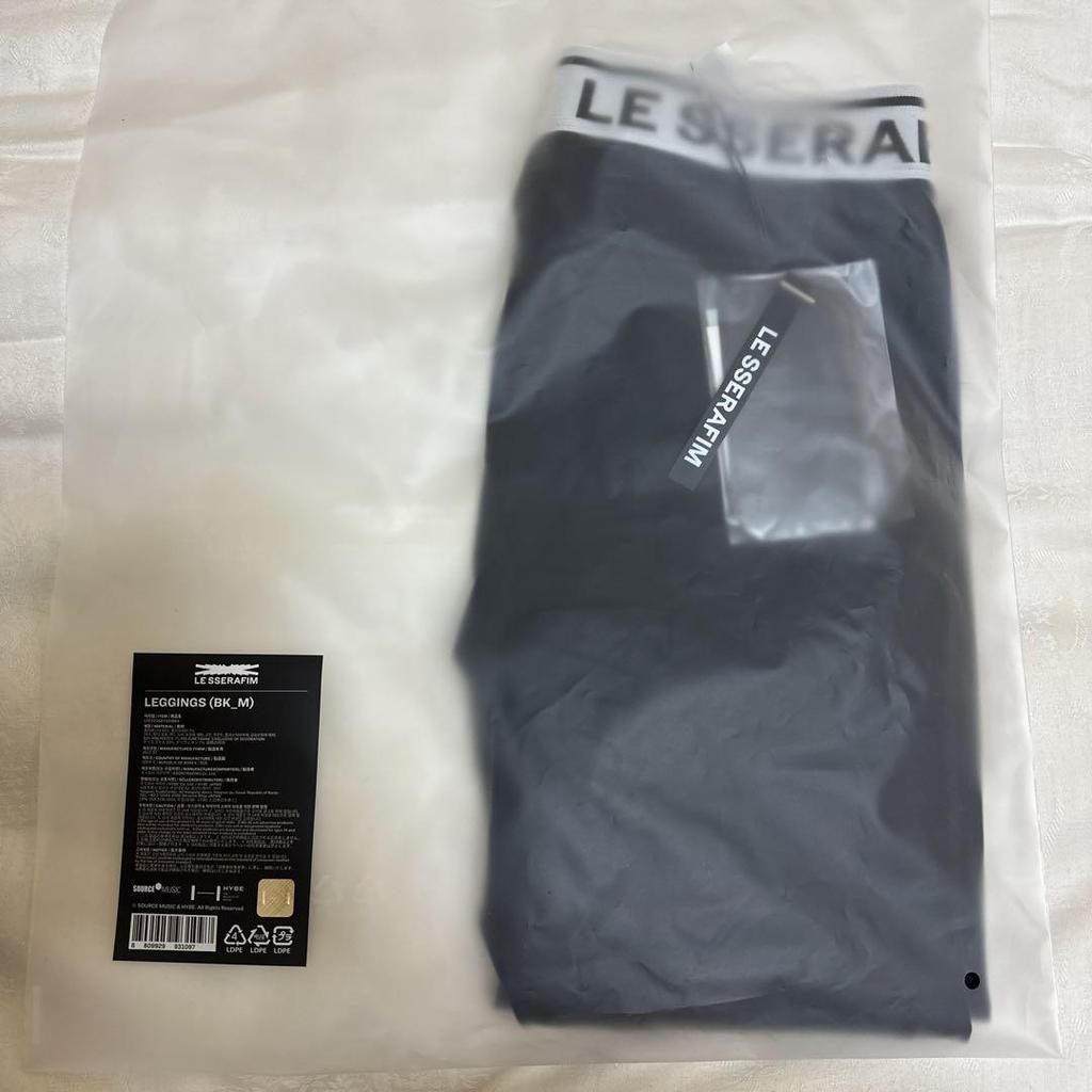 [USED] LE SSERAFIM LEGGINGS (BLACK) Size M