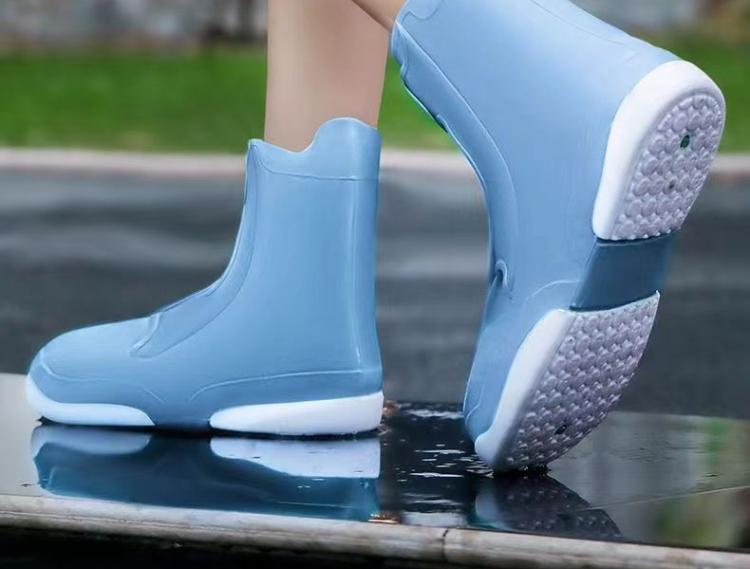 Waterproof Non-Slip Silicone Shoe Covers for Men & Women - Durable and Thickened for Outdoor Rainy Days