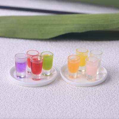 7 lahví/sada Domeček pro panenky Mini barevný pohárek na džus Herní scéna Model Domečku pro panenky Příslušenství Simulace Mini pohár na ovocný džus