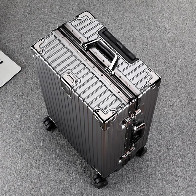 Aluminum Frame Spinner Luggage