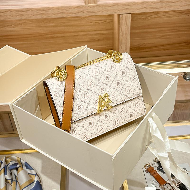 Leather Women's Bag 2023 New Chain Small Square Bag Fashion Versatile Shoulder Crossbody Bag Premium Sense Small Bag