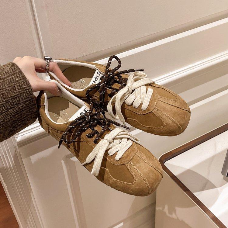 

[Weird Aestheticism] Flat-bottomed inner height-increasing leather board shoes for women s 2025 summer new Forrest Gump sports and leisure moral tr 40