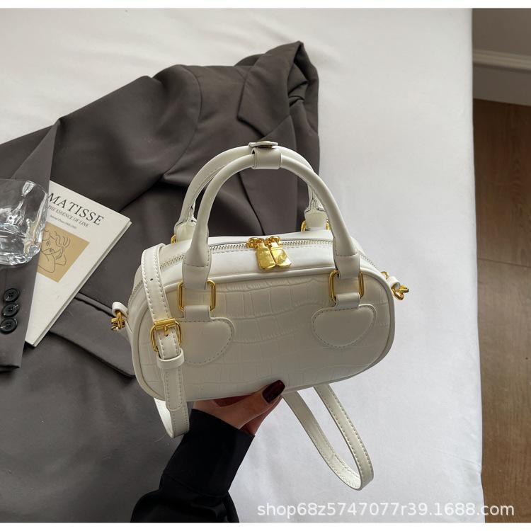 

2025 New French Niche Fashion Bag Women s Fashion Versatile Commuter Portable Boston Bag Shoulder Crossbody Bag