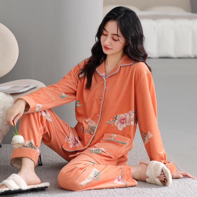 Pajamas Women Spring And Autumn Island Fleece Middle-Aged Mother Coral Fleece Thickened Autumn And Winter Loungewear Set