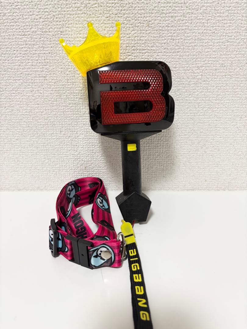 [USED] BIGBANG Light Stick with Crown (Bonus Strap)