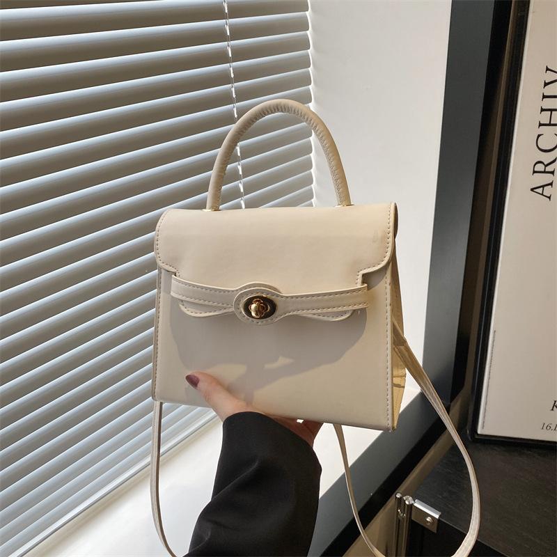Korean Version of Fashion Portable Small Square Bag 2025 Spring New Trend Versatile Shoulder Bag High Sense Casual Messenger Bag