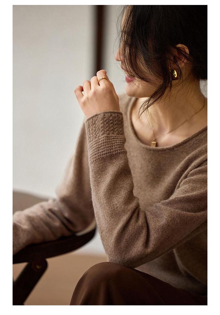 Korean Style Wool Sweater: Round Neck, Rolled Hem, Hollow Design, Loose Fit Pullover for Early Autumn