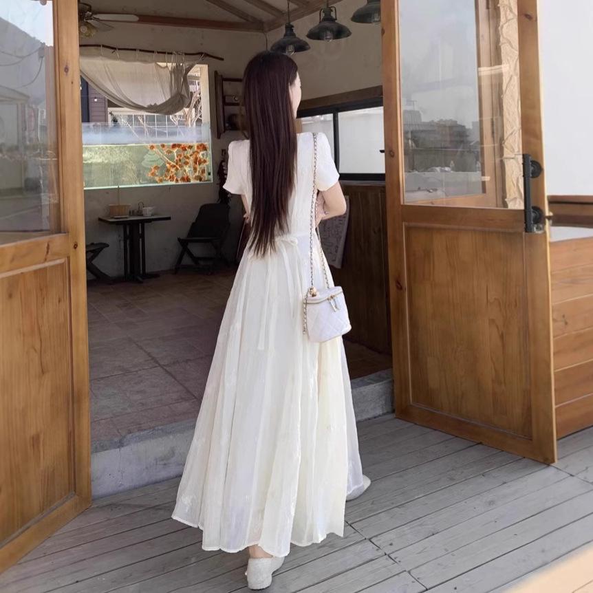 Plus Size French Style White Square Neck Floral Embroidered Dress - Women's Summer Waist-Slimming Long Dress