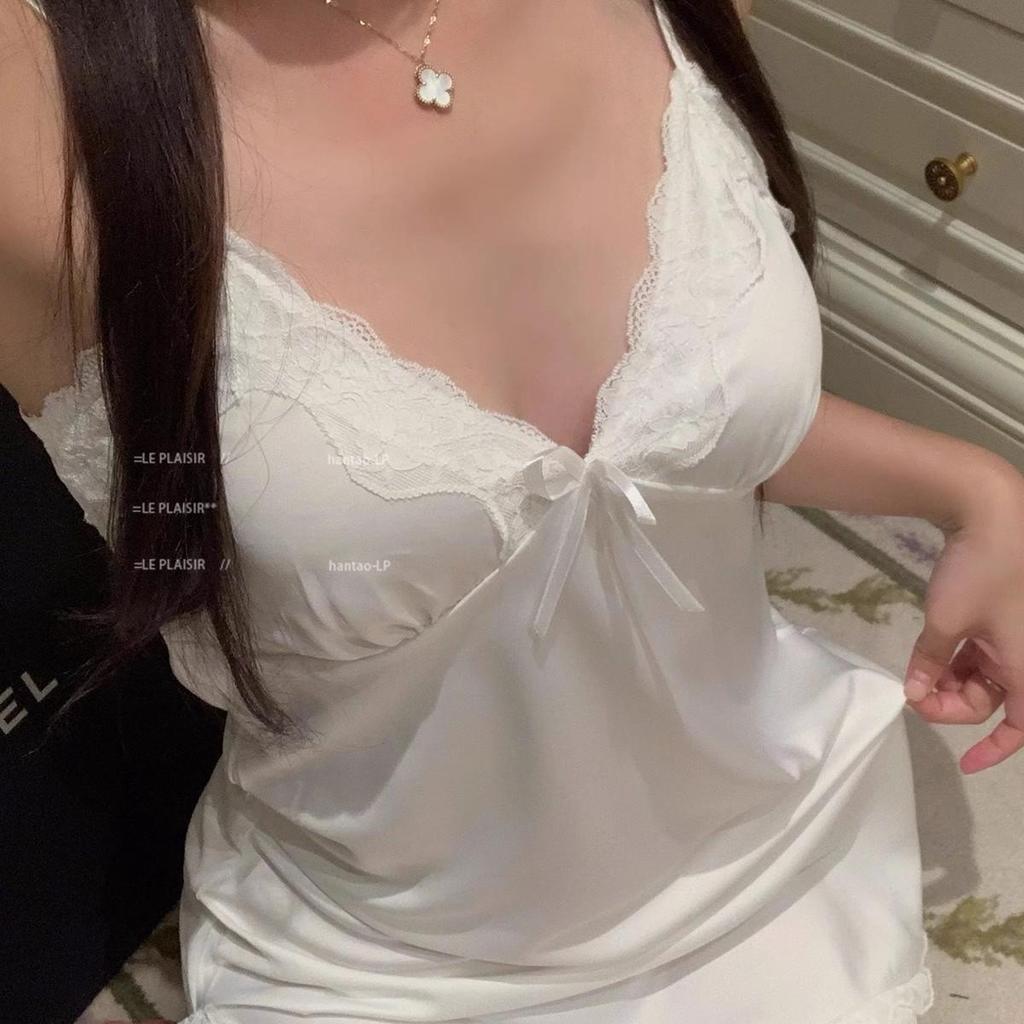 Alluring Lace Camisole Nightgown Pajamas with Chest Pads - Sexy V-Neck, Slit Style for Women