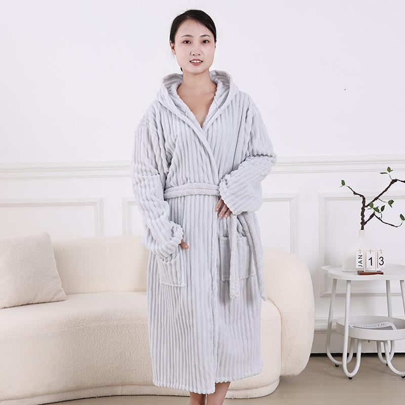 Dicker Kapuzen-Bademantel für Damen in Candy-Streifen, Übergröße, Korallenfleece